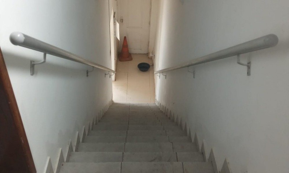 Prédio Comercial de 2 Pavimentos 