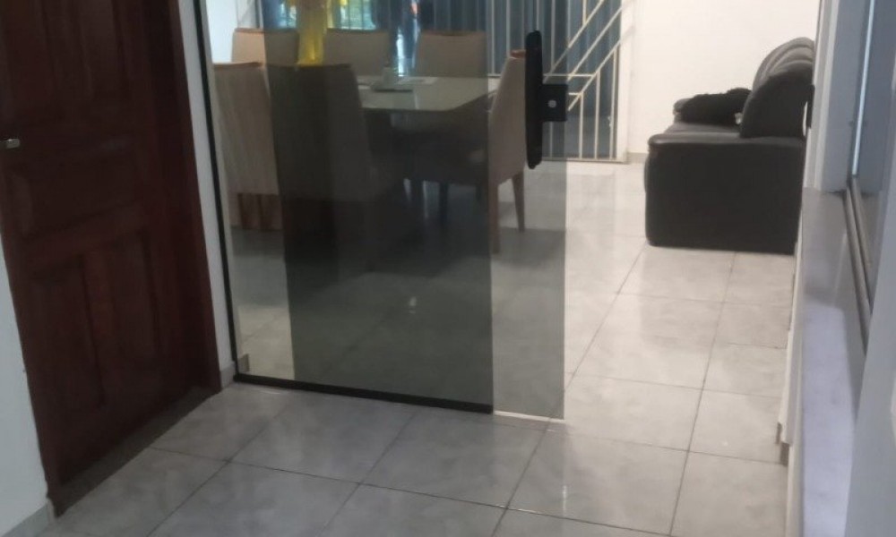 Prédio Comercial de 2 Pavimentos 