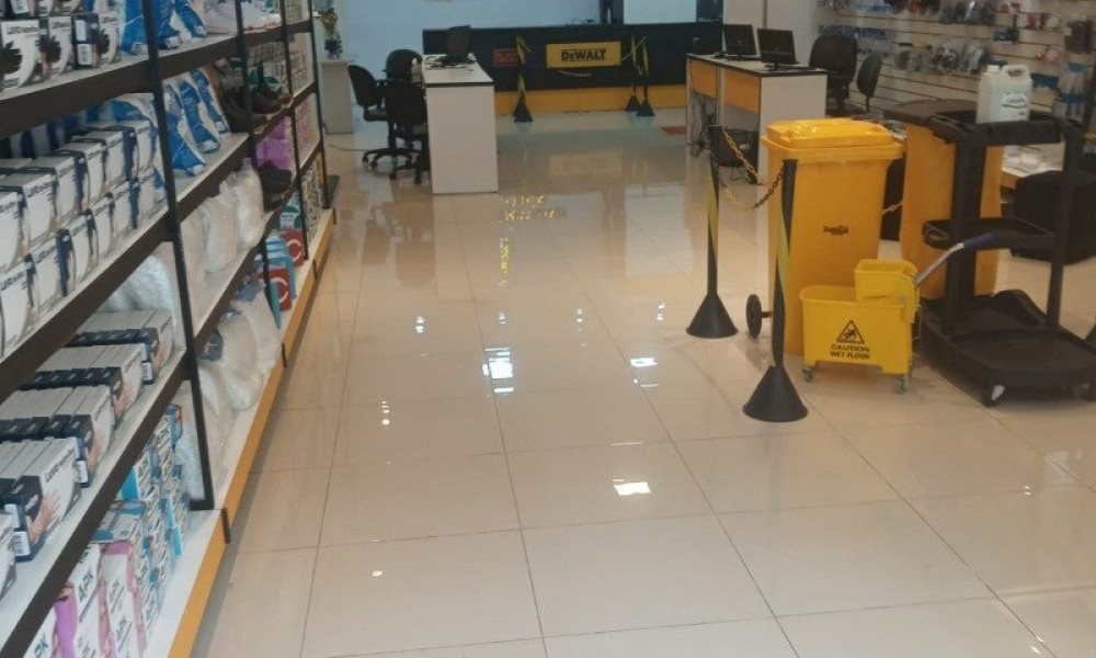 Prédio Comercial de 2 Pavimentos 