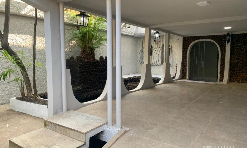 Casa de 2 Pavimentos 