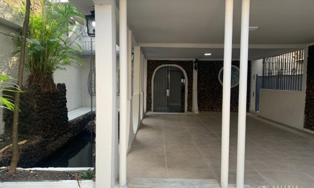 Casa de 2 Pavimentos 