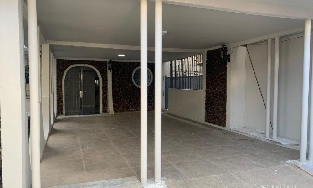 Casa de 2 Pavimentos 