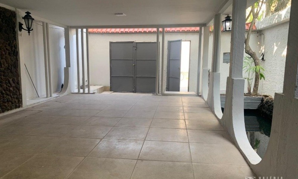 Casa de 2 Pavimentos 