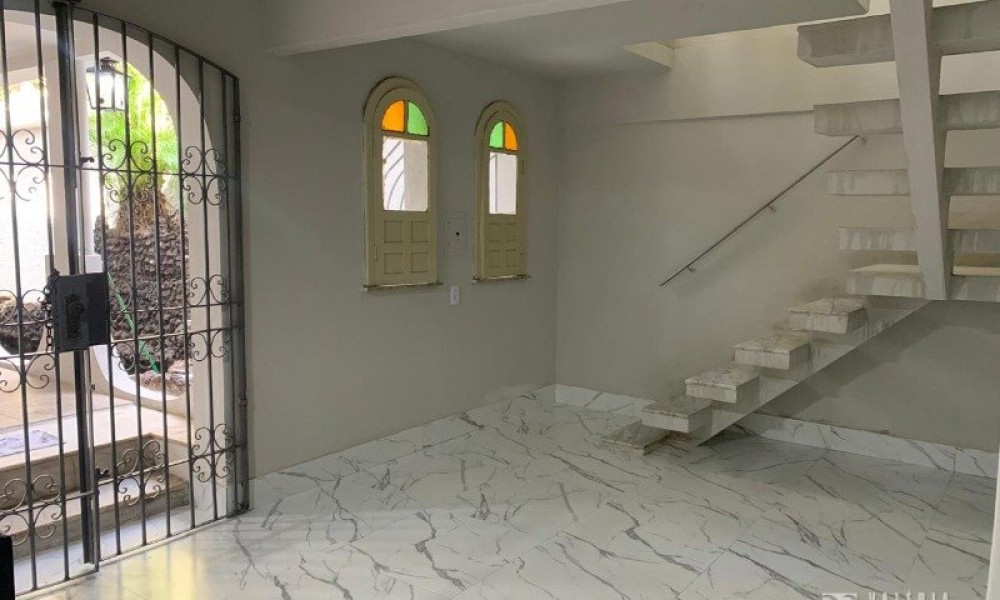Casa de 2 Pavimentos 