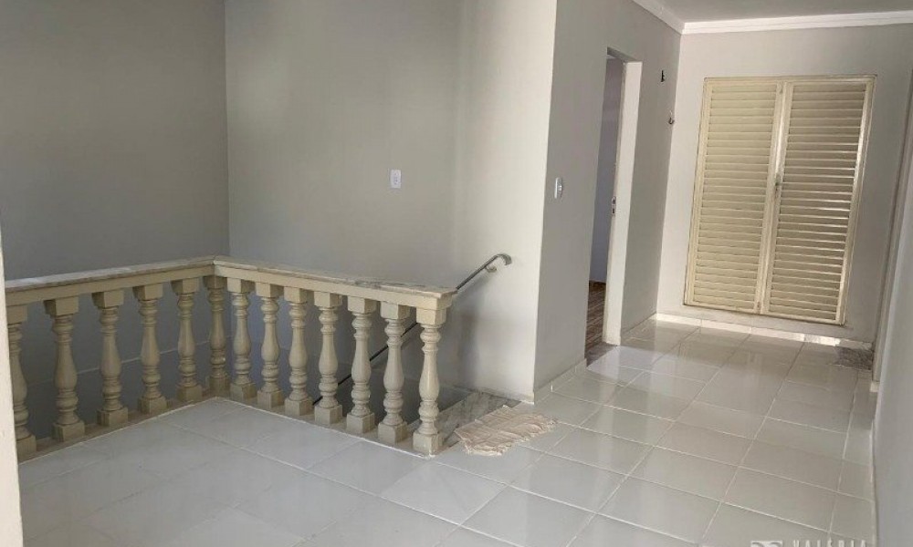 Casa de 2 Pavimentos 