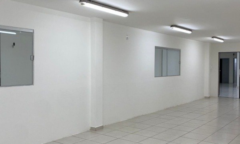 Prédio Comerical Com 3 Pavimentos