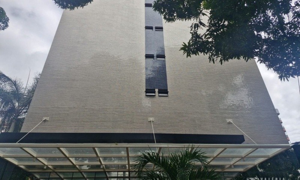 Ed. Centro Empresarial Acropole