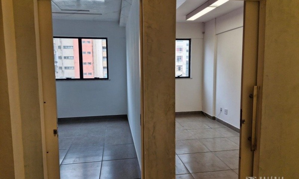 Ed. Centro Empresarial Acropole