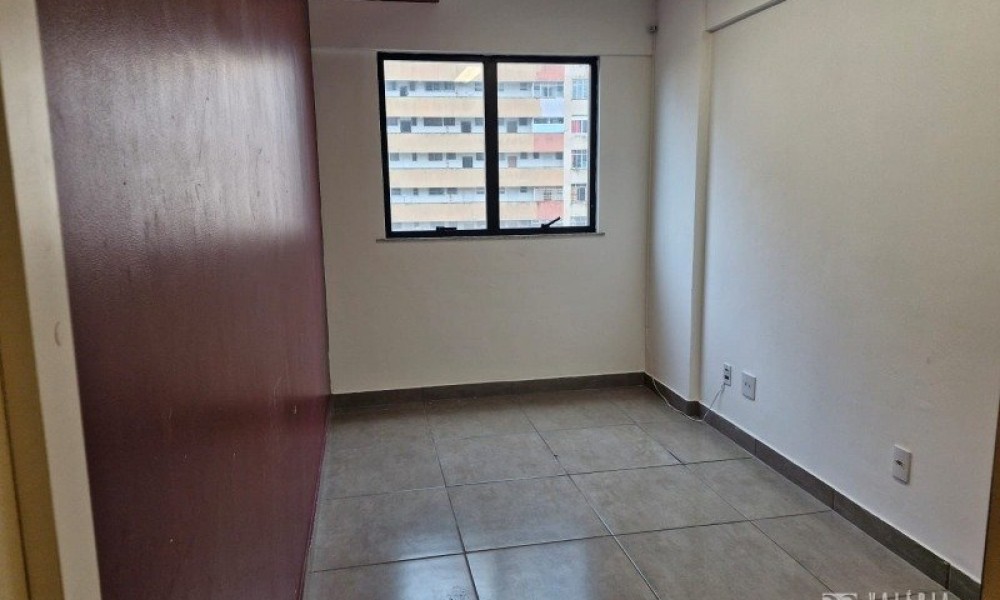 Ed. Centro Empresarial Acropole