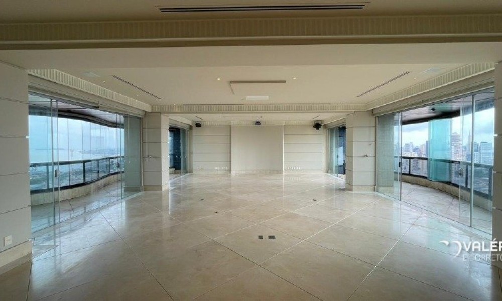 Ed. Diamond Tower