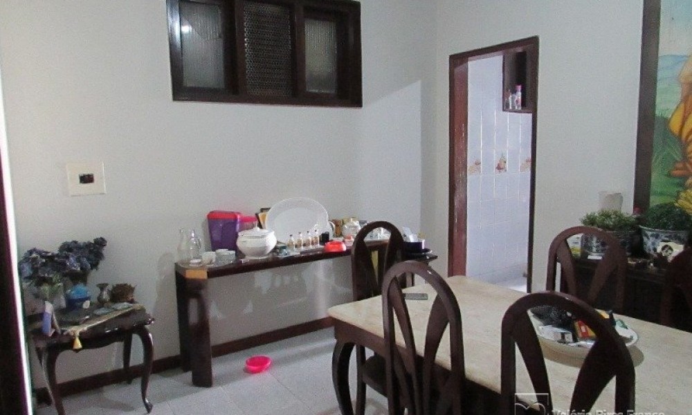 Casa Comercial