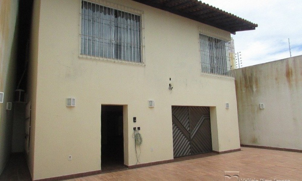 Casa Comercial