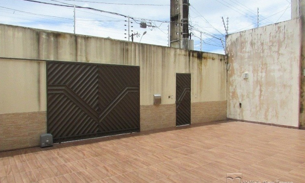 Casa Comercial