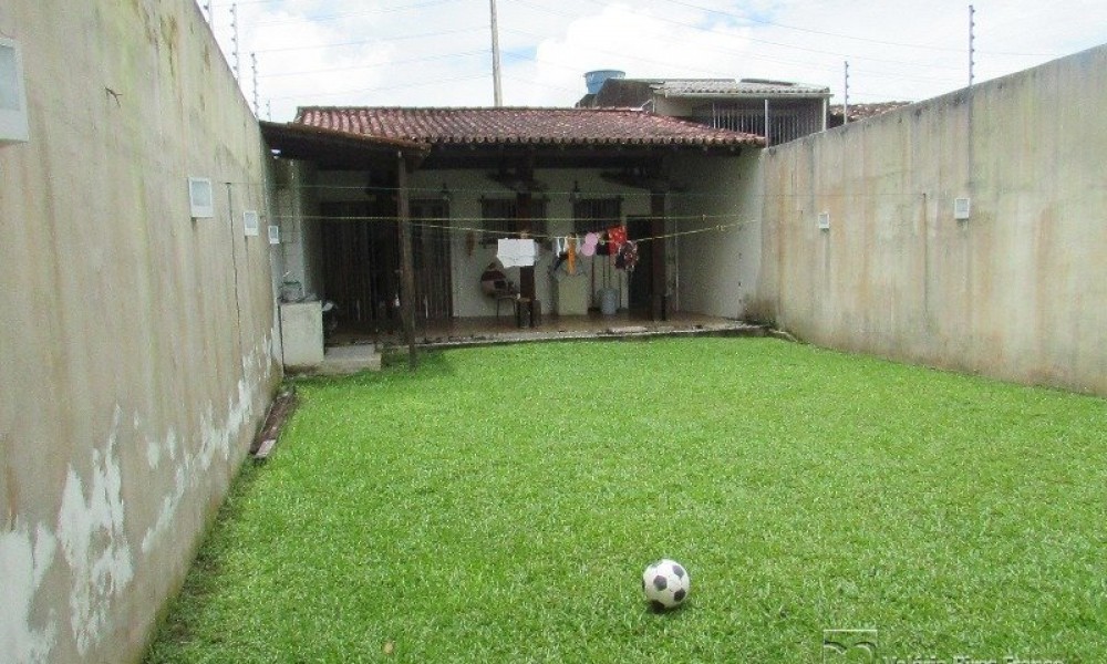 Casa Comercial