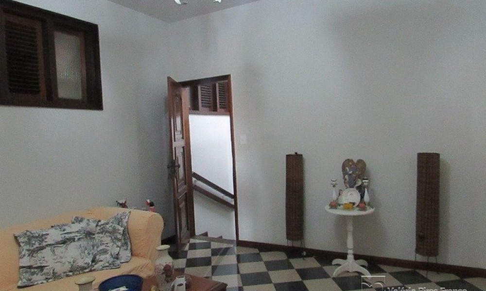 Casa Comercial
