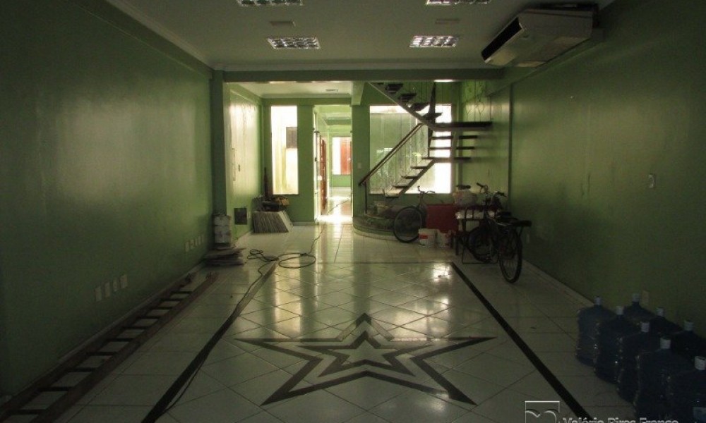 Casa Comercial