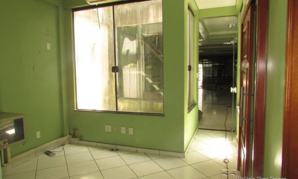 Casa Comercial