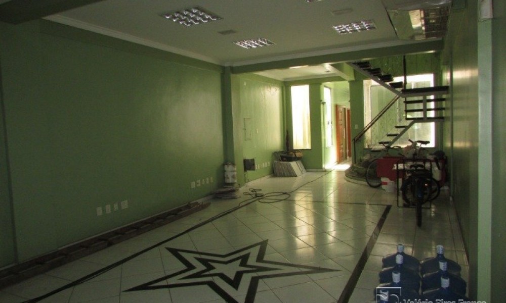 Casa Comercial