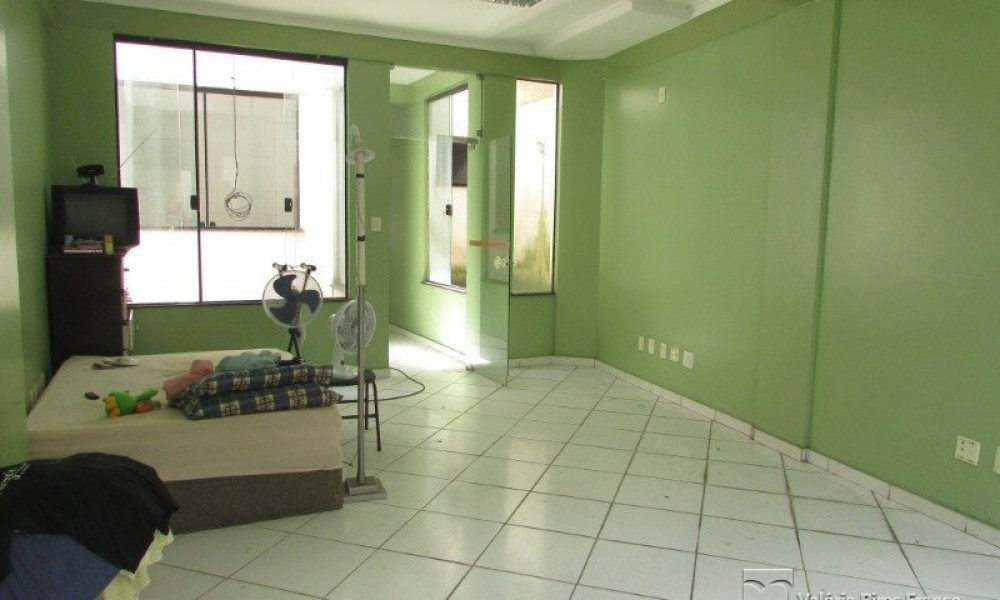 Casa Comercial