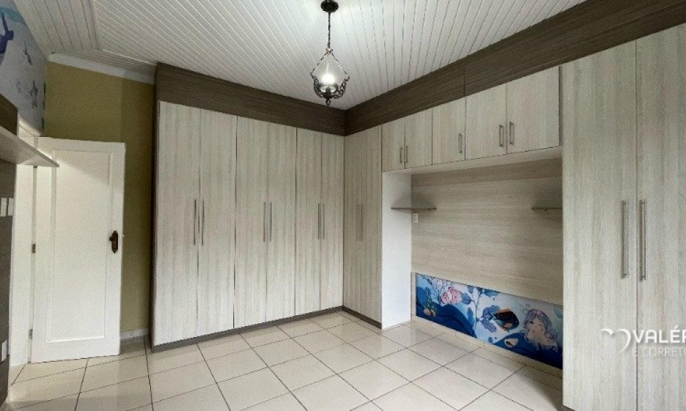 VILA FARAH
