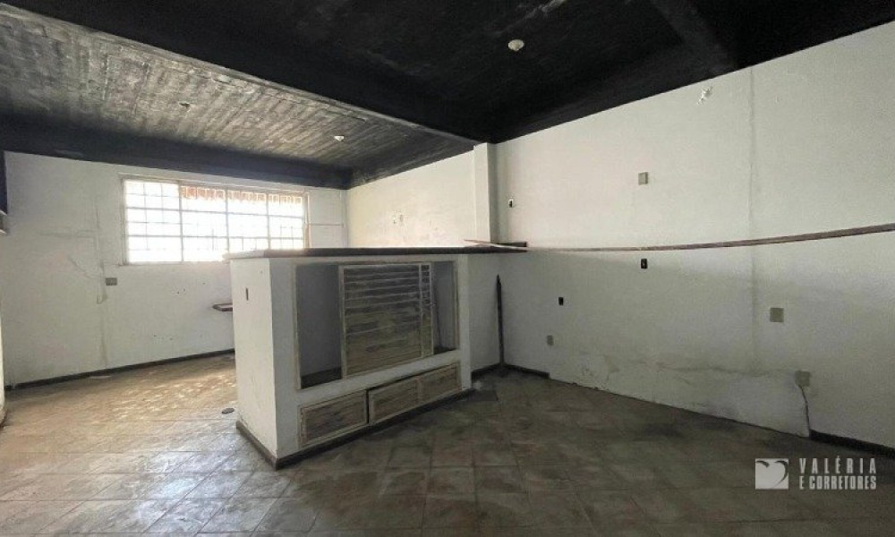 Prédio Comercial Altos