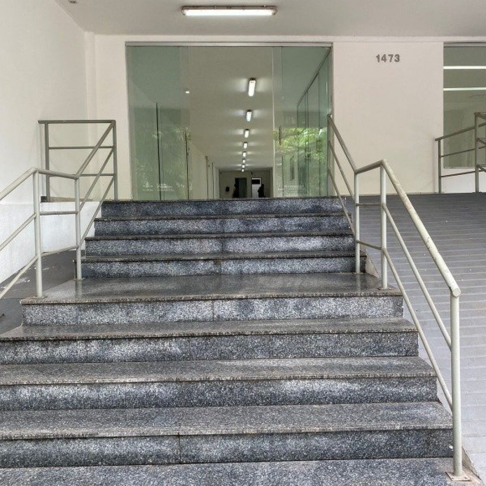 Prédio Comerical Com 3 Pavimentos
