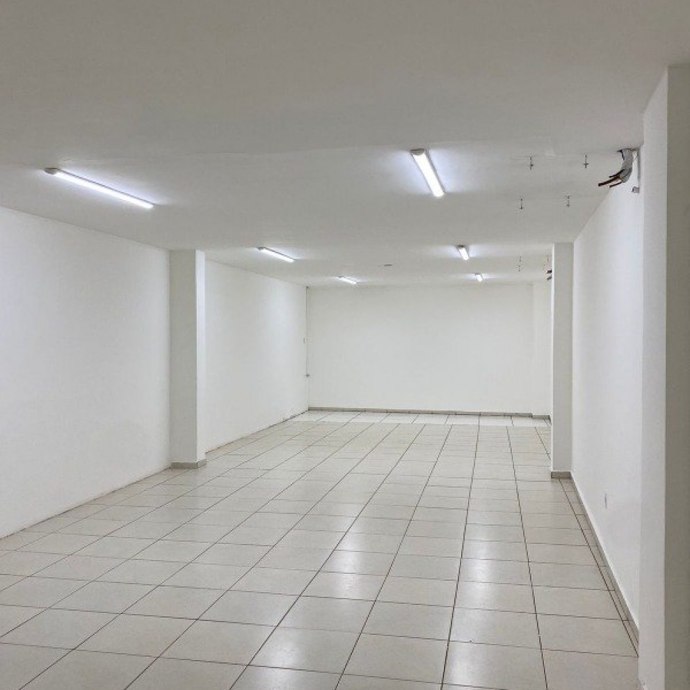 Prédio Comerical Com 3 Pavimentos
