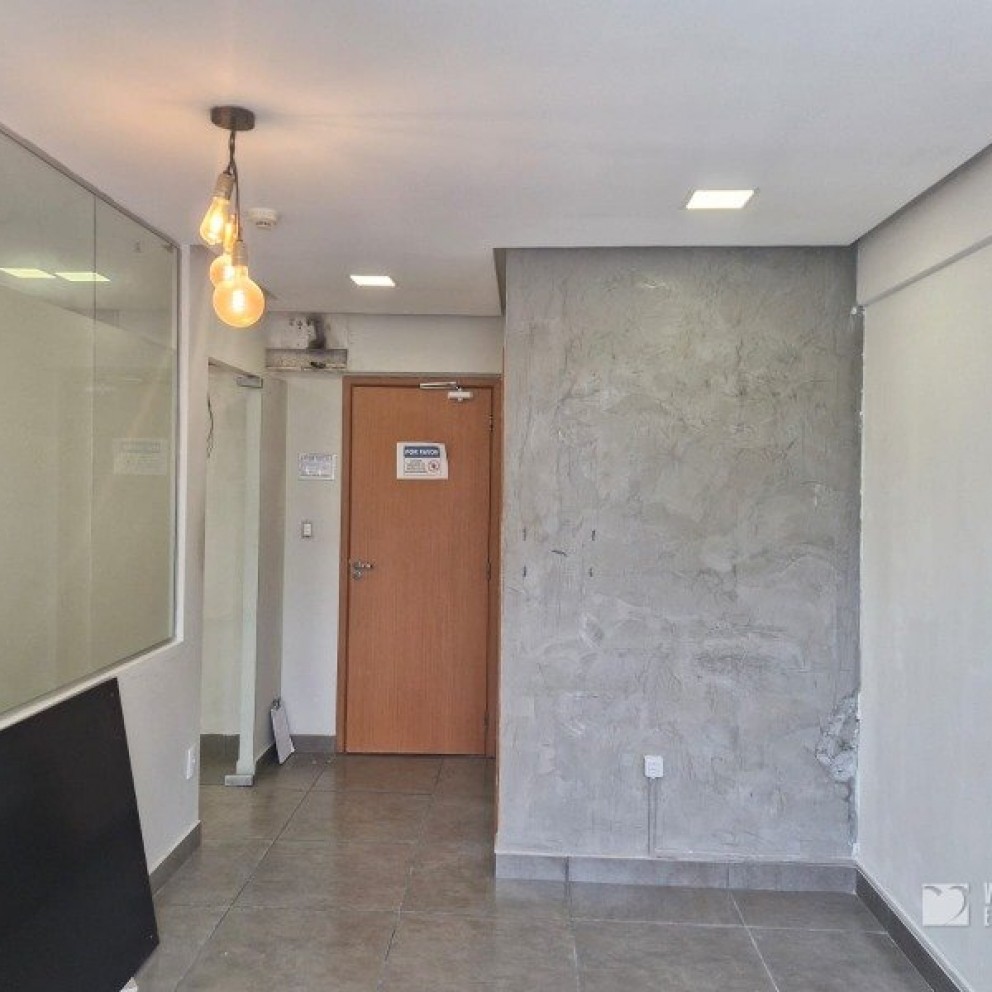 Ed. Centro Empresarial Acropole