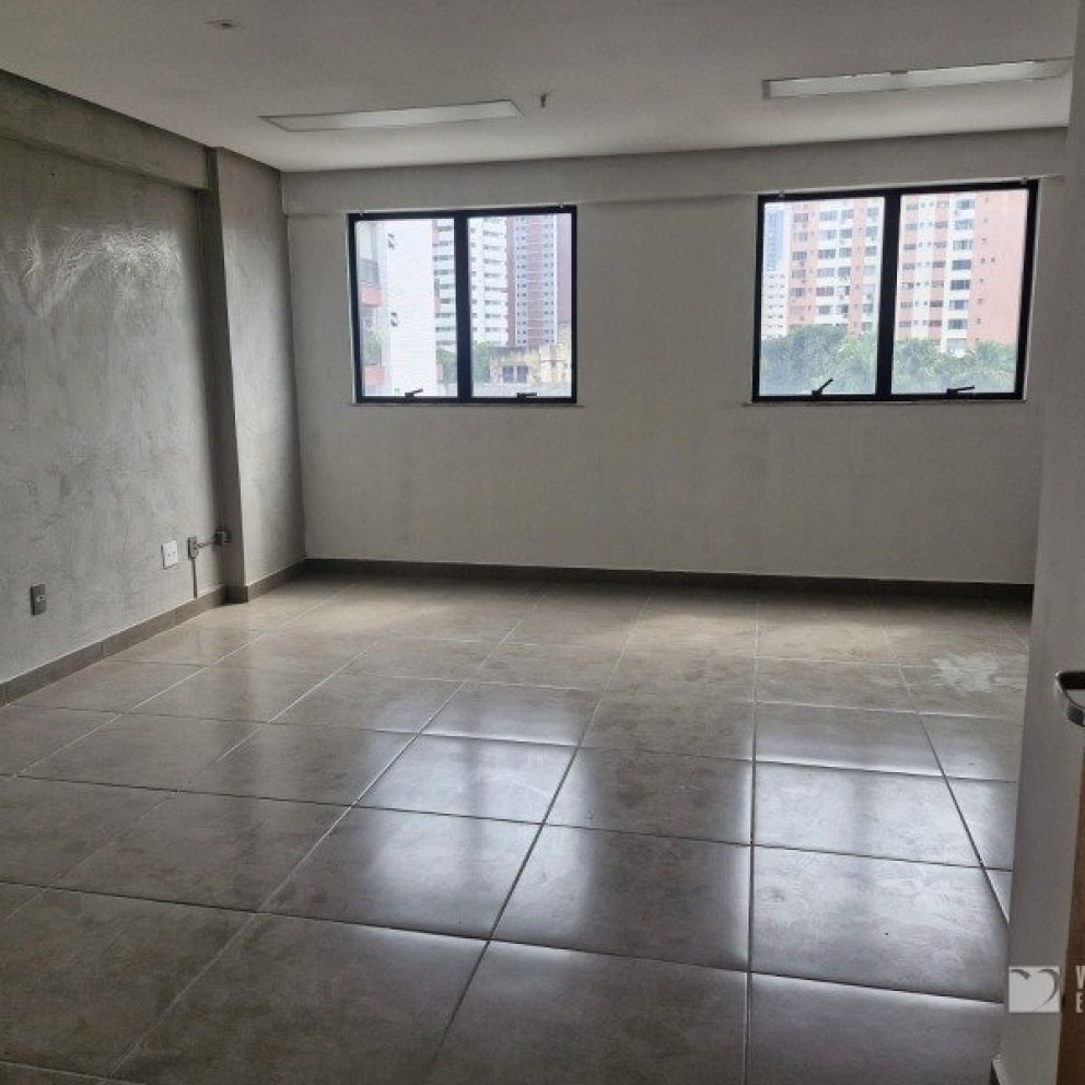 Ed. Centro Empresarial Acropole
