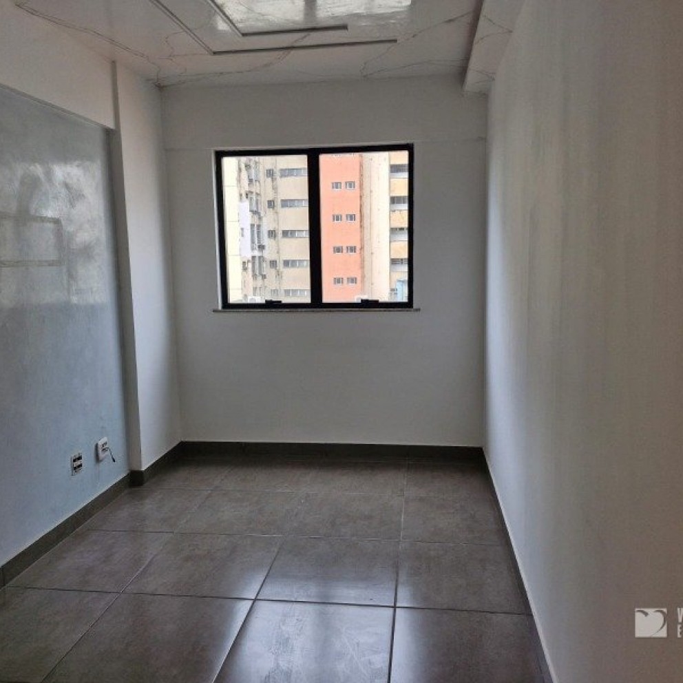 Ed. Centro Empresarial Acropole