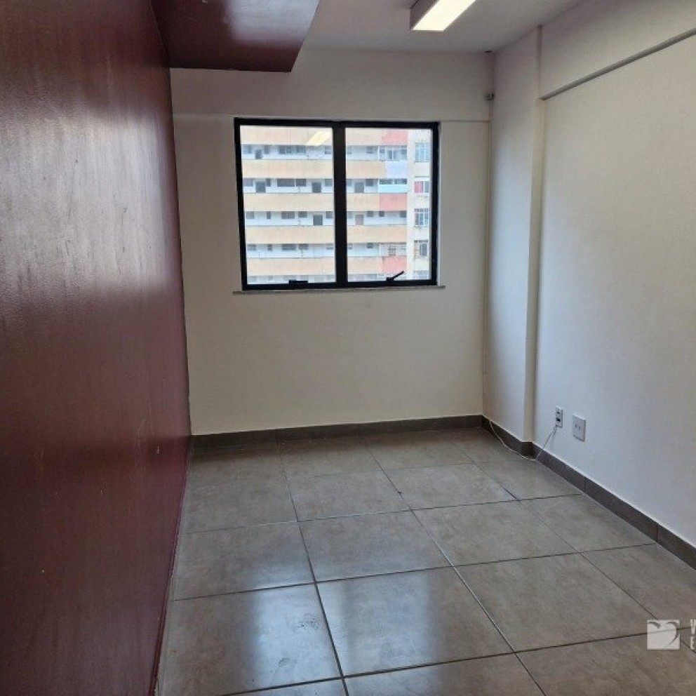 Ed. Centro Empresarial Acropole