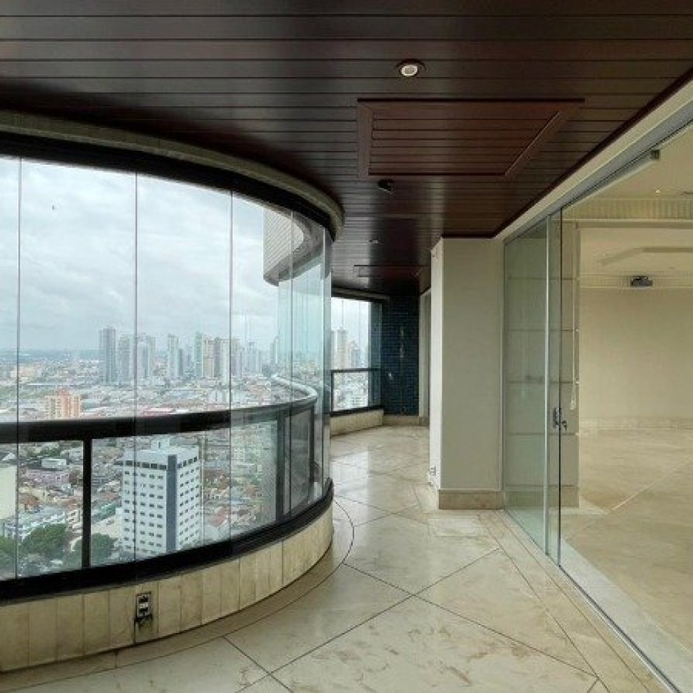 Ed. Diamond Tower