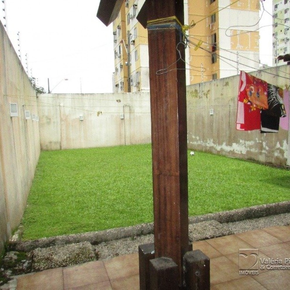 Casa Comercial