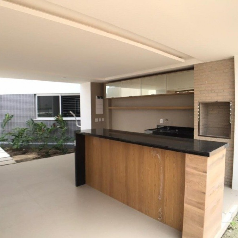 Ed. Breeze Residence