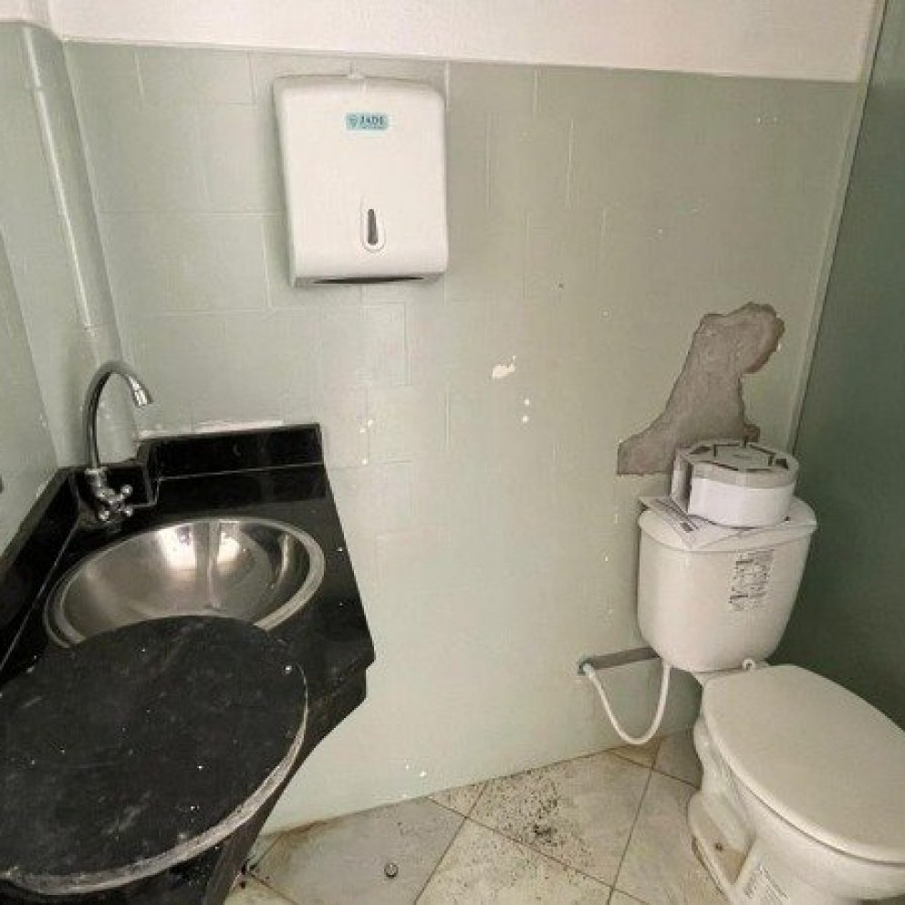 Salas Em Prédio Comercial